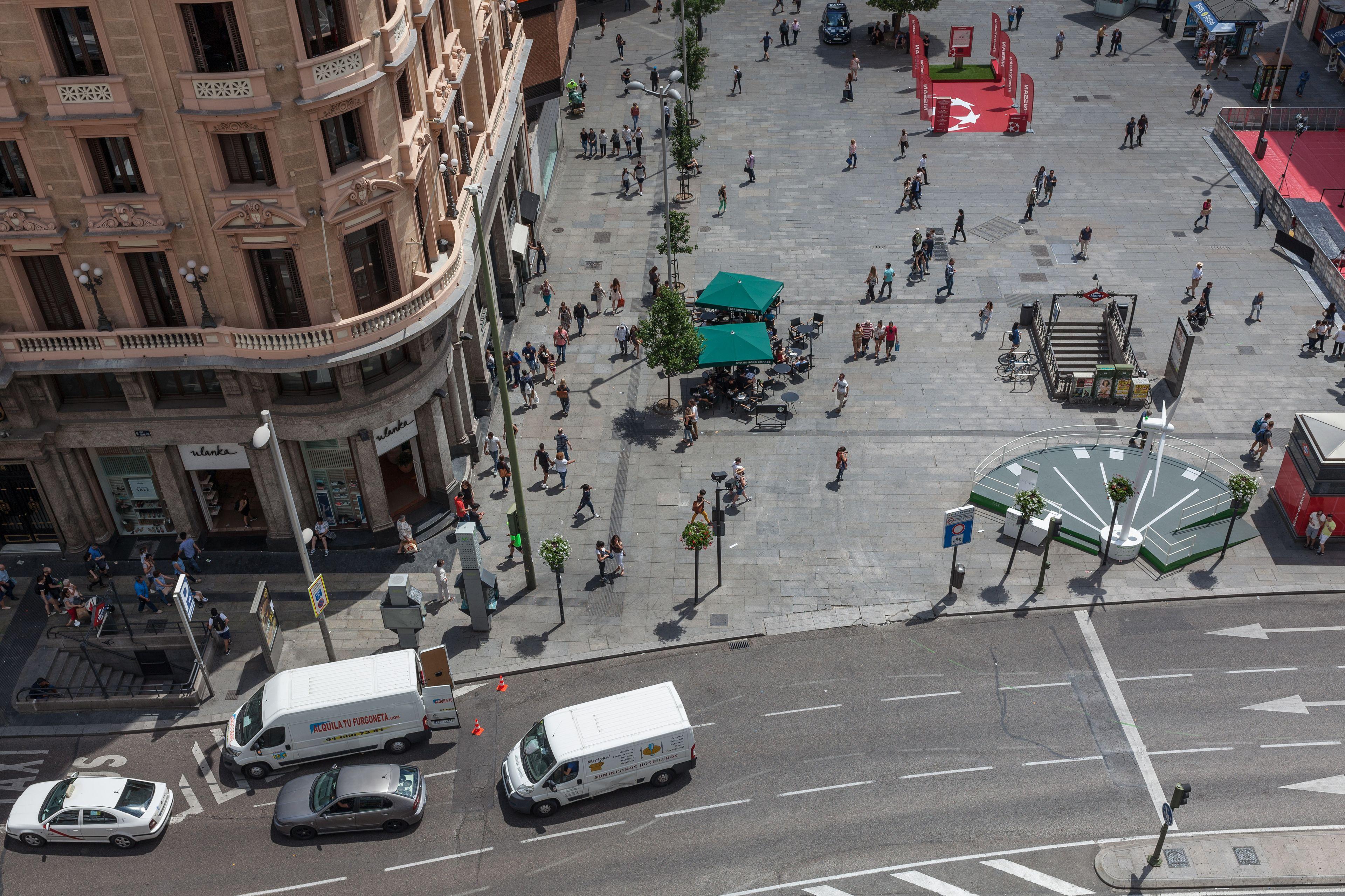 Hostal Josefina-Gran Via — Photos 3